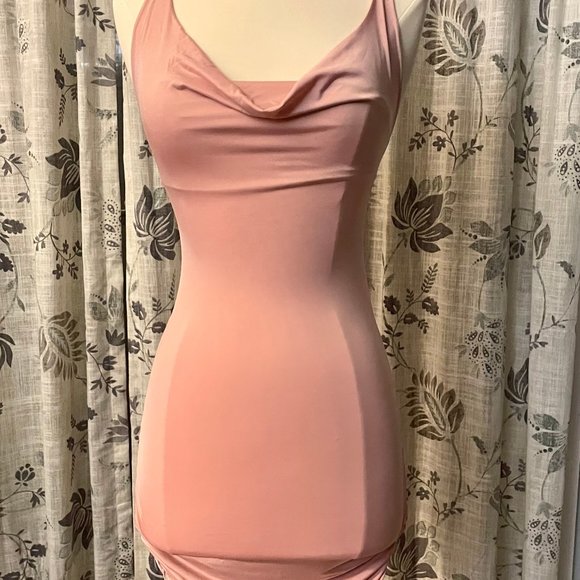 Pink bodycon lycra Dress. - Picture 4 of 4